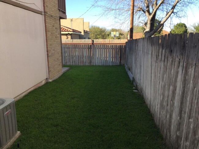 Building Photo - 209B Fletcher Dr, Del Rio, TX 78840