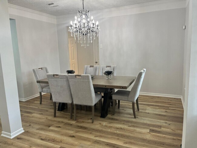 Foto del edificio - 14111 Torrey Vista Dr