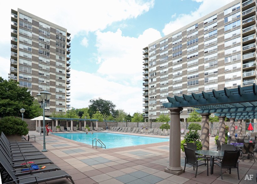 Building Photo - 1009 N Jackson St