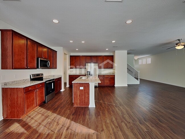 Building Photo - 6605 Shooting Star Dr