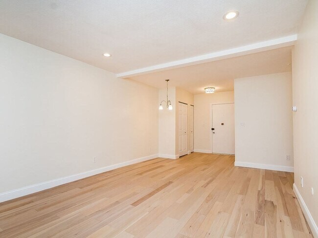 Foto del edificio - 12 Pond Ln