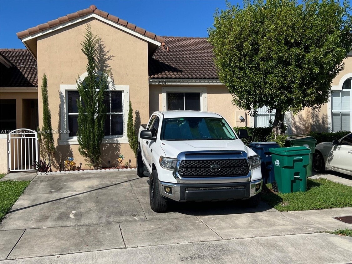 Primary Photo - 23734 SW 110th Pl