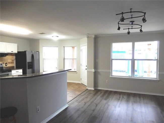 Building Photo - 116 Rinehardt St