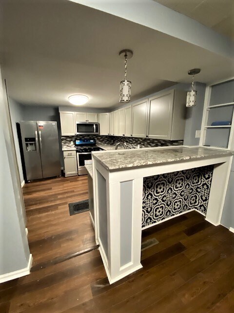 Photo - 1920 E Genesee St Apartments