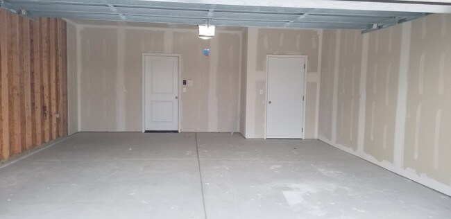 Building Photo - 1621 East Horstmann Court
