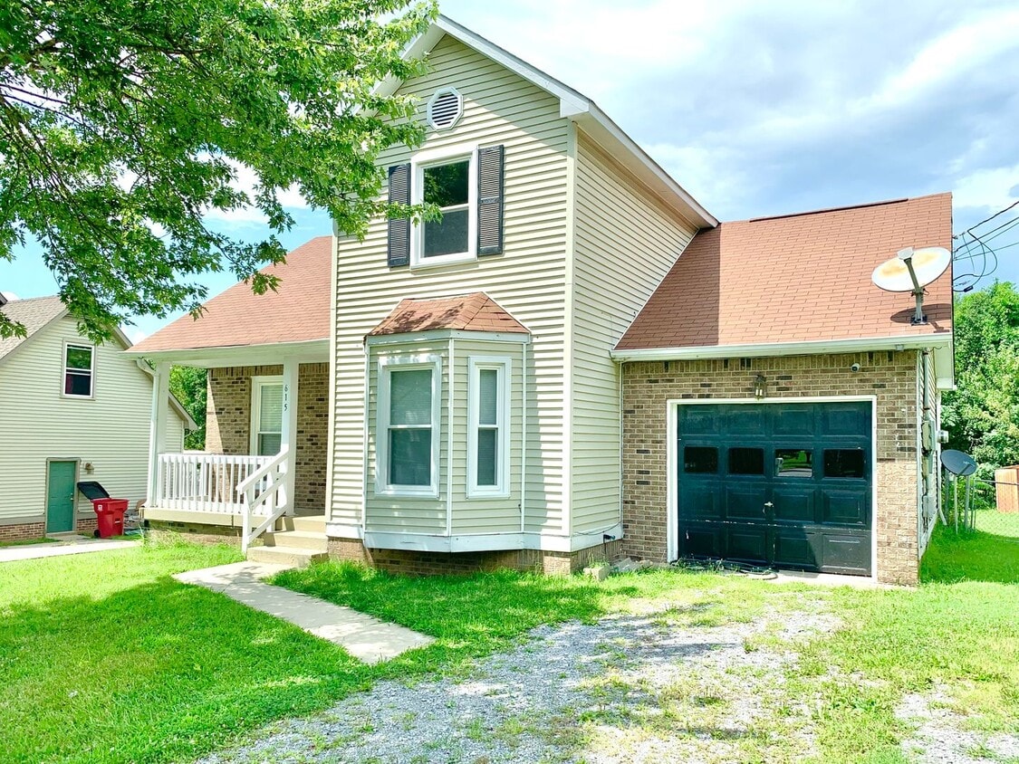 Primary Photo - 615 Doane Dr