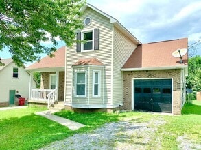 Building Photo - 615 Doane Dr