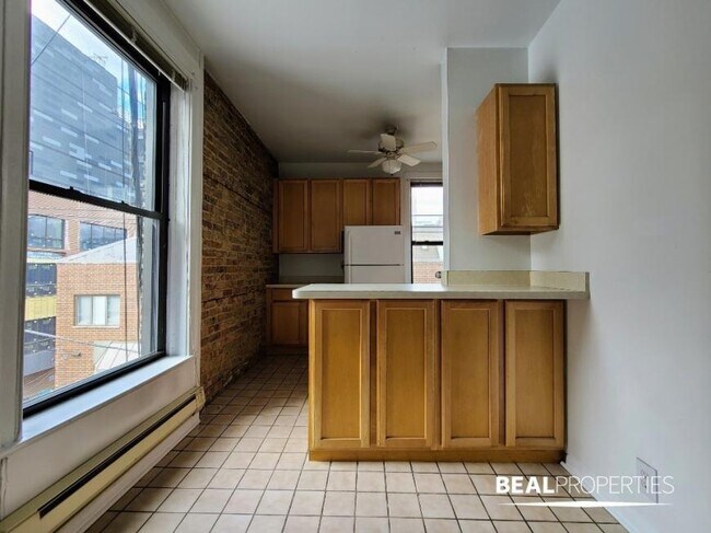 Foto del edificio - 2 bedroom in CHICAGO IL 60610