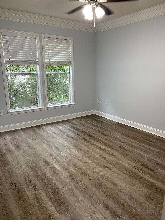 Building Photo - 1850 Cotillion Dr