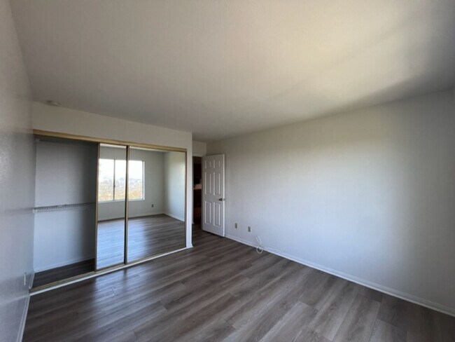 Foto del edificio - Must See! Two bedroom two bathroom condo i...