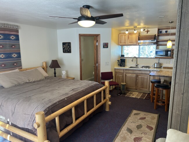 Building Photo - 12191 Tecumseh Trl