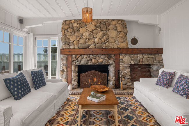 Foto del edificio - 31202 Broad Beach Rd