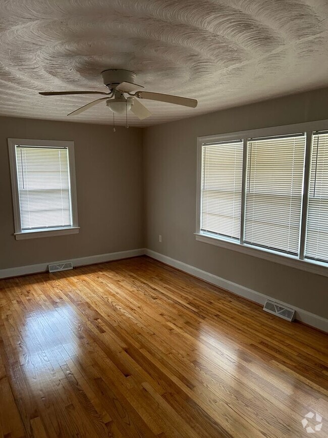 Building Photo - 1145 Brownview Dr