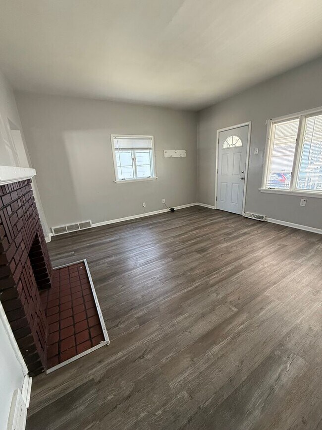 Foto del edificio - 3 Bed 1 Bath- Rochester PA