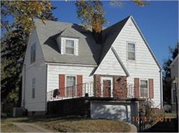 2nd Floor only - 119 W Stewart Ave