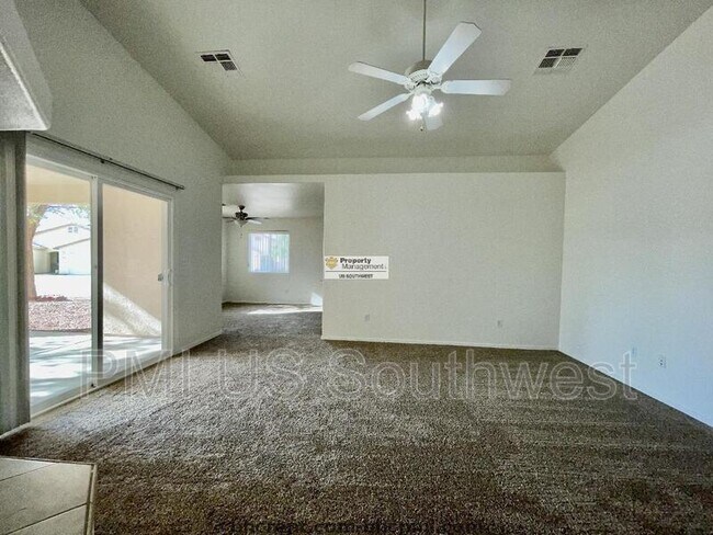 Building Photo - 4891 S Rinaldi Dr