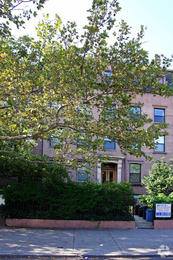 Building Photo - 102 2nd Pl