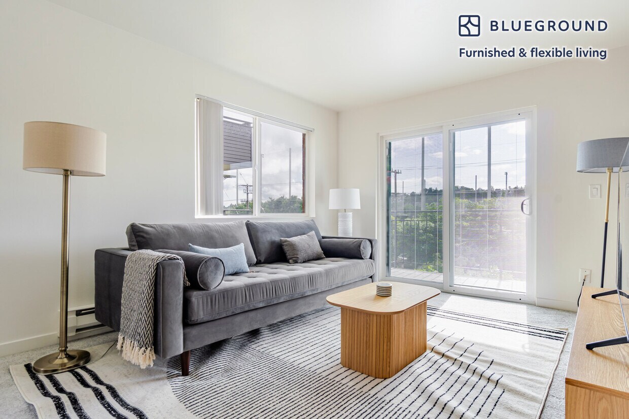 Foto principal - 2850 15th Ave W