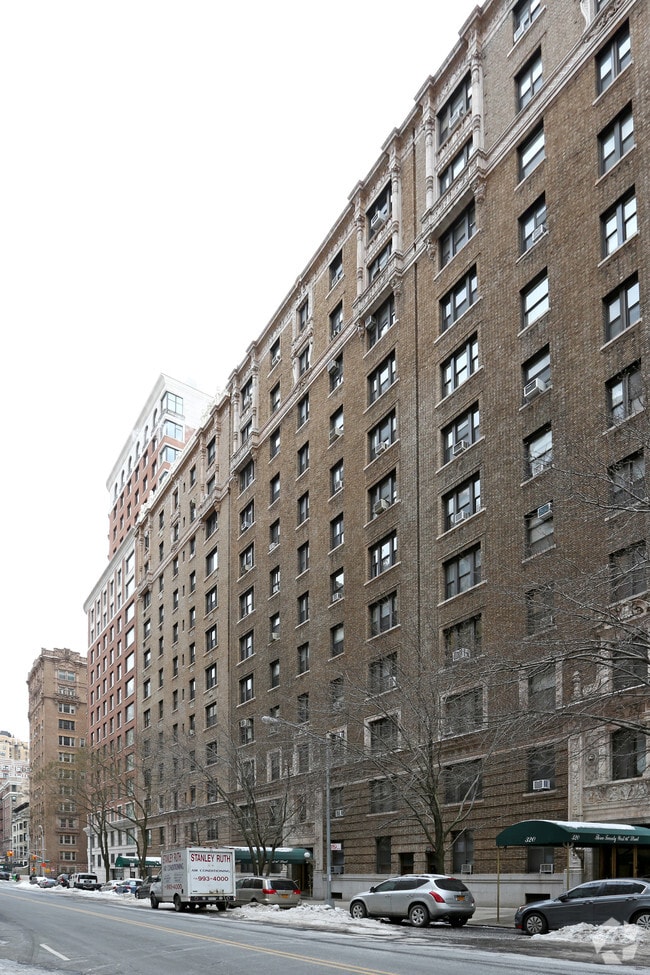 Royal Summit Apartments I