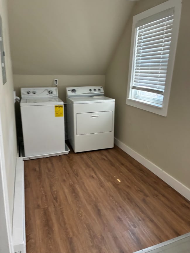 Building Photo - 74 Green Hill Pky