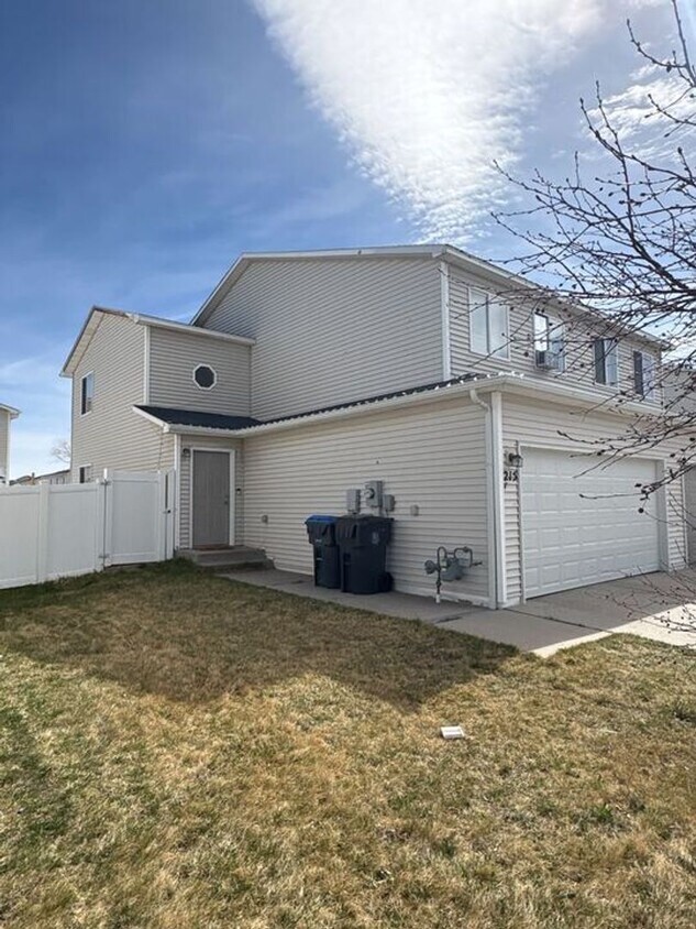 Foto del edificio - 3 BEDROOM, 2.5 BATHROOM SOUTH PARK TWIN HOME