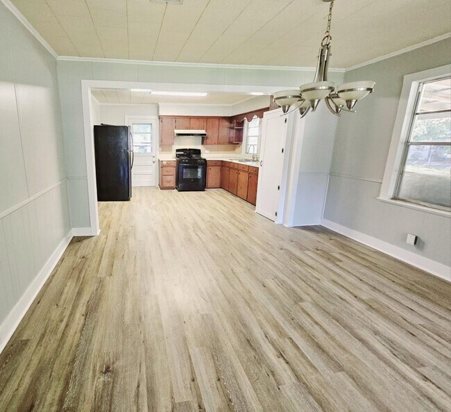 Building Photo - 215 N Landry Dr
