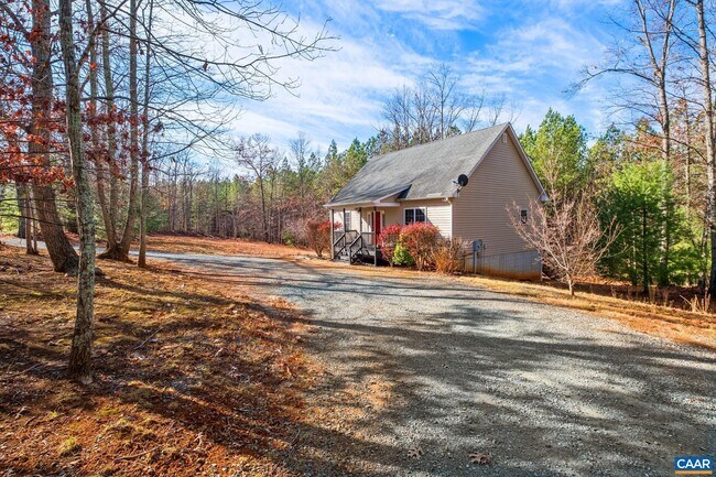 Building Photo - 1320 Old Ridge Rd