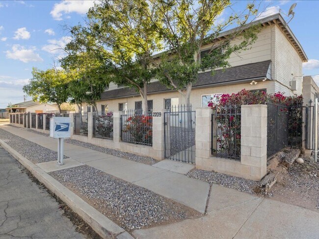 Foto del edificio - 2207 N 9th Ave