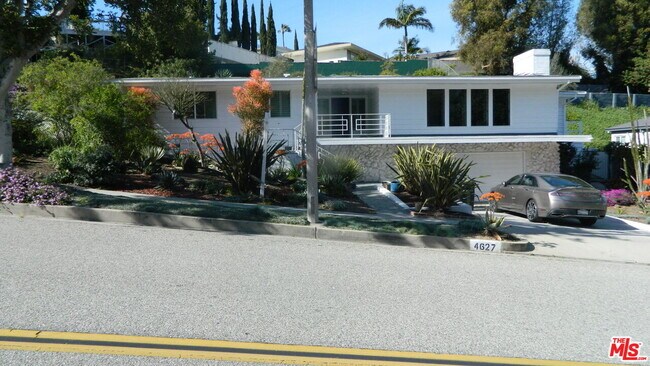 Building Photo - 4627 Presidio Dr