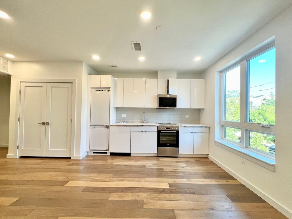 Foto principal - 97 Elmwood St