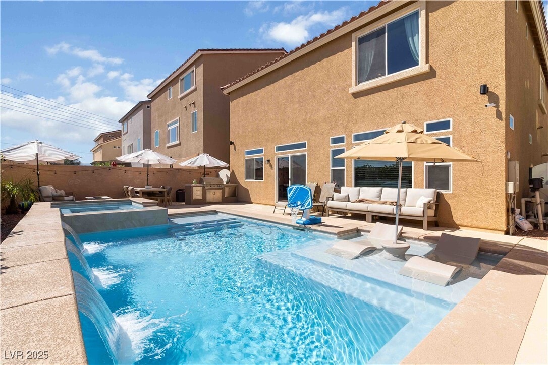 Foto principal - 9758 Hawk Crest St