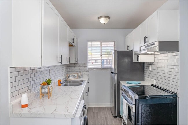 Foto del edificio - 115 Seminole Ave W