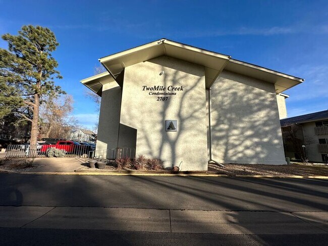 Building Photo - 2707 Valmont Rd