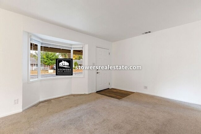 Foto del edificio - 1925 Rose Ln