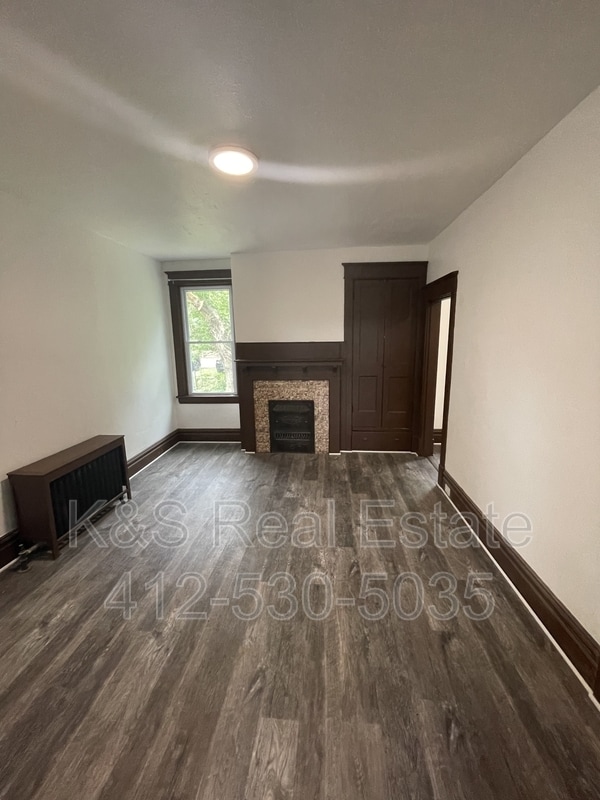 Building Photo - 2311 Valera Ave
