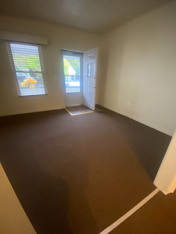 Building Photo - 211 Baycliff Dr