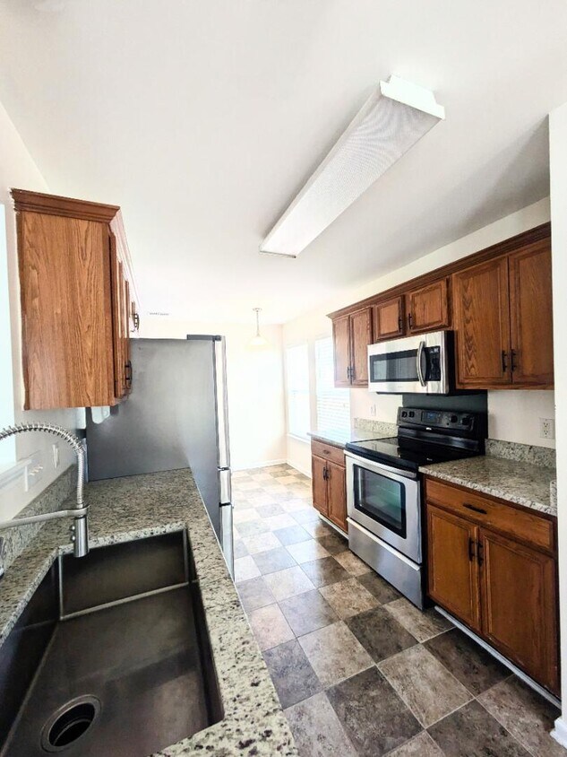 Foto principal - 9231 Shenington Pl
