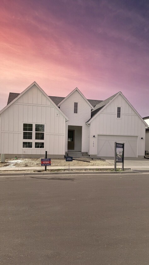 Primary Photo - 1679 Laurel Chase Dr