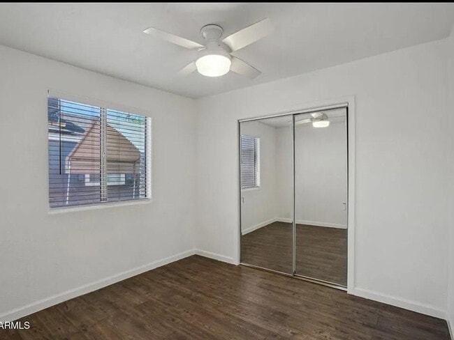 Foto del edificio - 2118 E Oak St