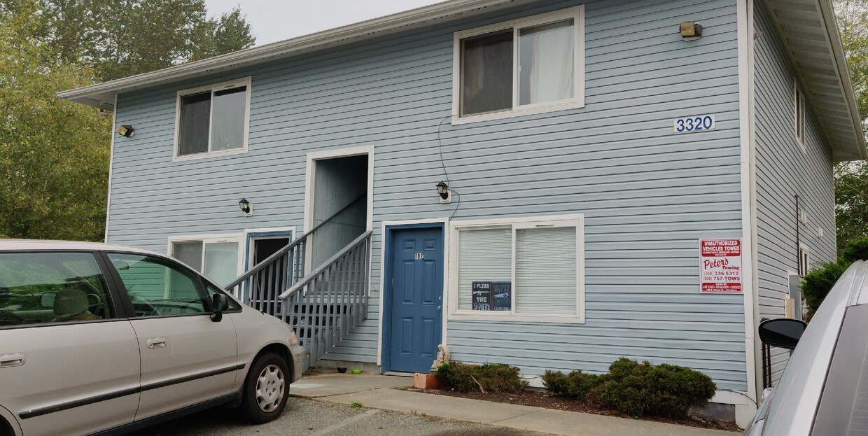 Primary Photo - 3320 E College Way