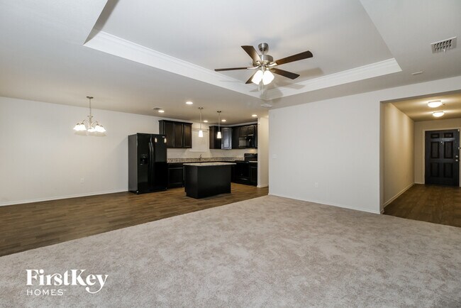 Building Photo - 1409 Vernon Dr