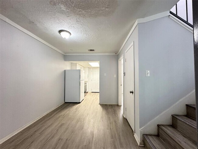 Building Photo - 11545 Beechnut St