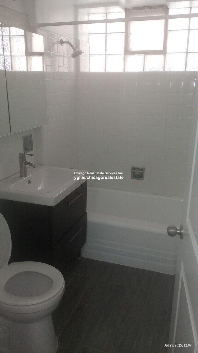 Foto del edificio - 2754 W North Shore Ave