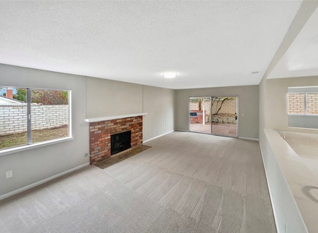 Foto del edificio - 5540 Royal Hill Dr