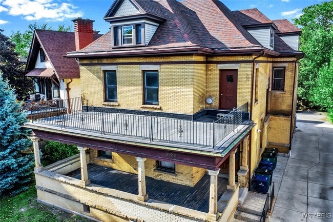 Building Photo - 522 W Ferry St