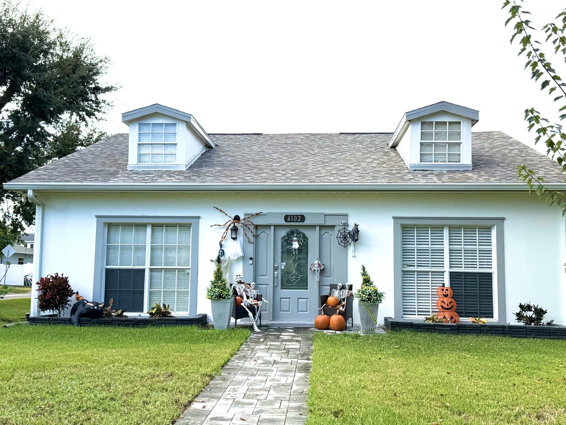 Primary Photo - 4102 W Sevilla St