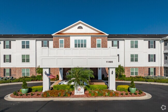 Entrada - The Retreat at Trinity