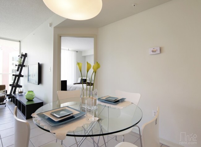 Foto del edificio - 16900 N Bay Rd