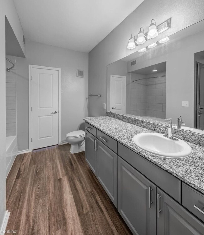 Building Photo - 1 br, 1 bath Condo - 651 N Highway 183 Spa...