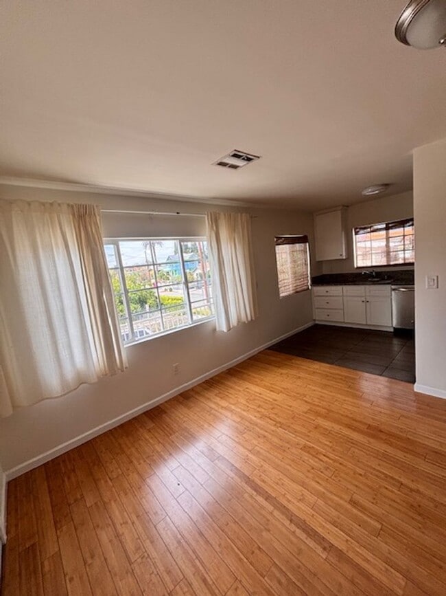 Building Photo - 1828 Montrose St, located in the vibrant city of Los Angeles